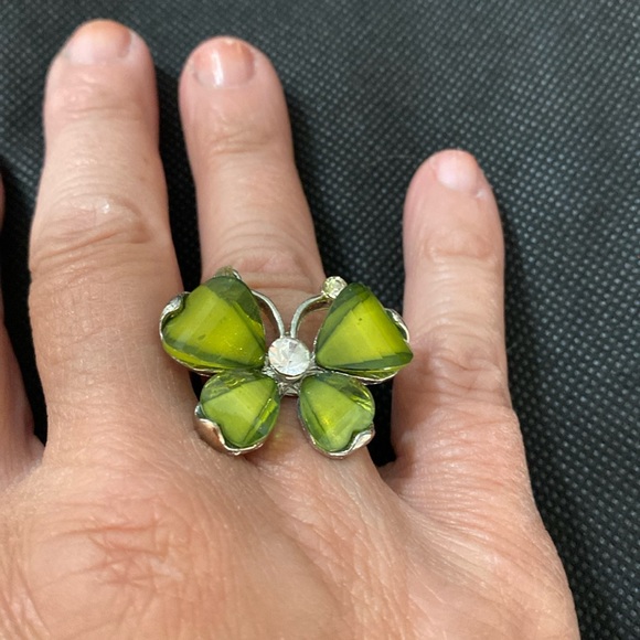 Vintage Olive Green Flower with center rhinestone expandable ring - Picture 2 of 6